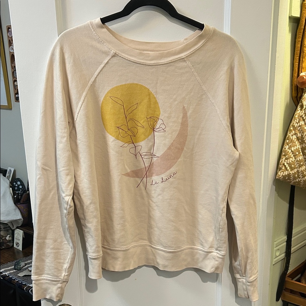 MATE the Label Cream Sweatshirt with Yellow Graphic